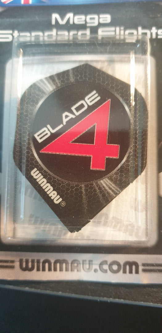 Winmau Mega Standard Flight Blade 4